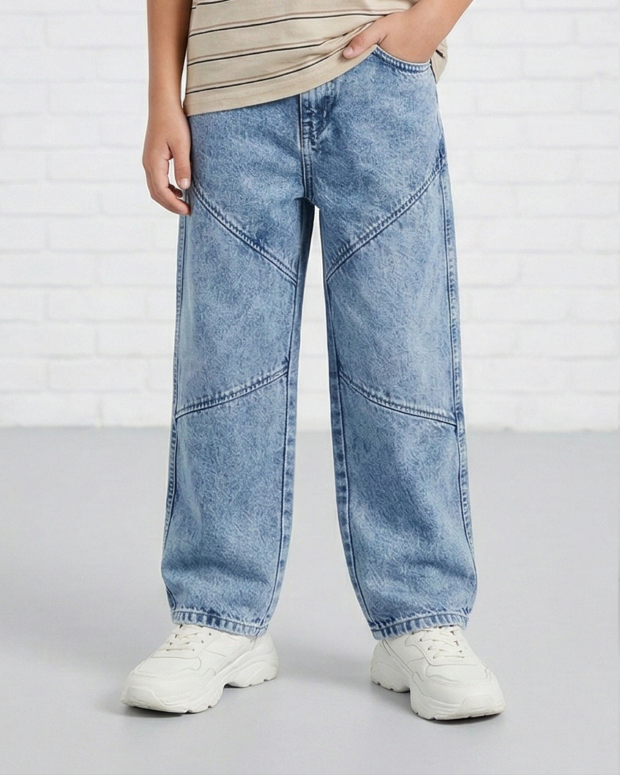 Diagonal Seam Baggy Fit Jeans